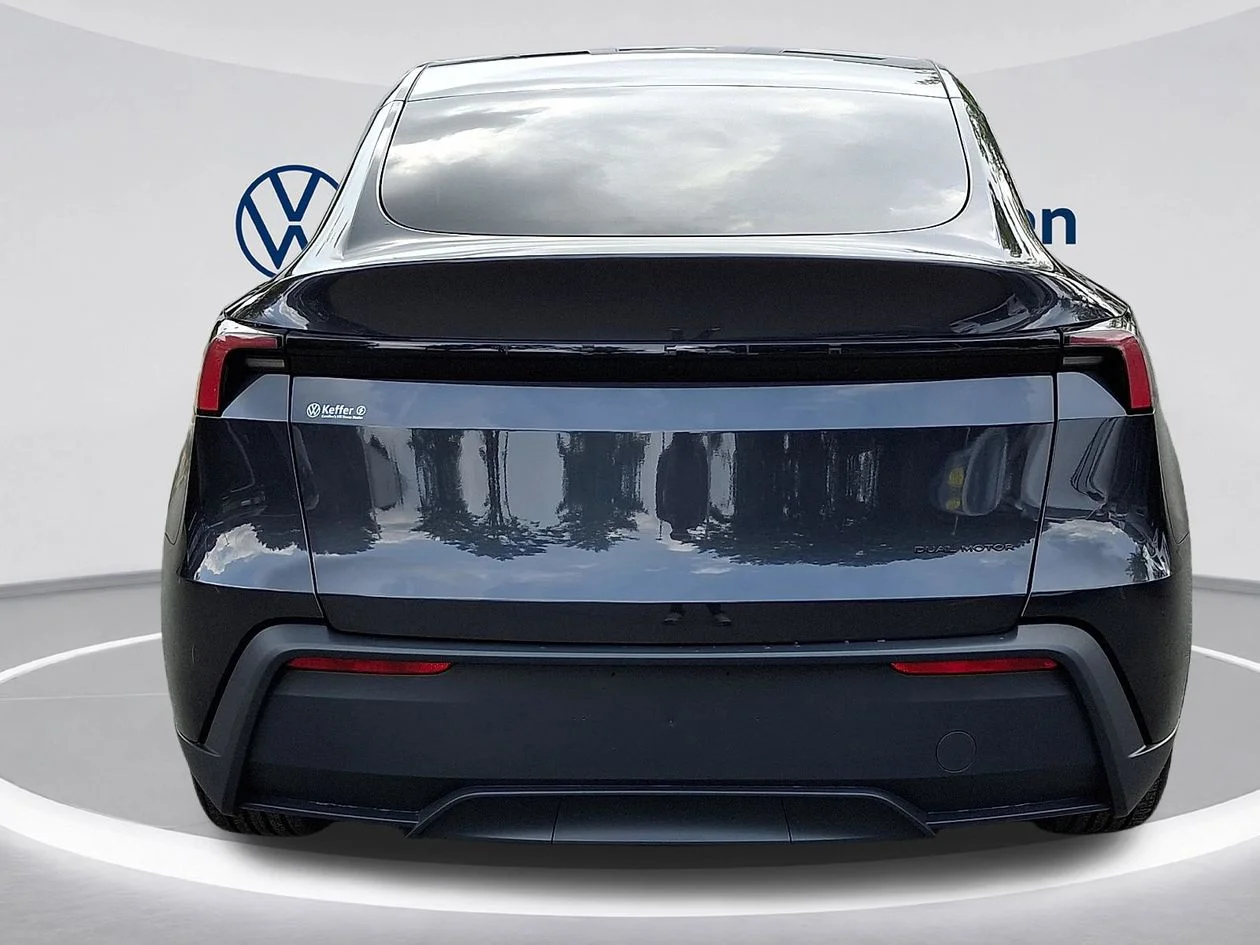 Used 2026  Tesla  image 5