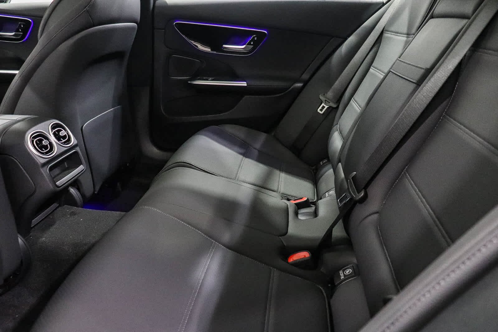 New 2026 MANUFAKTUR exclusive graphite grey magno Mercedes-Benz C 300 image 21