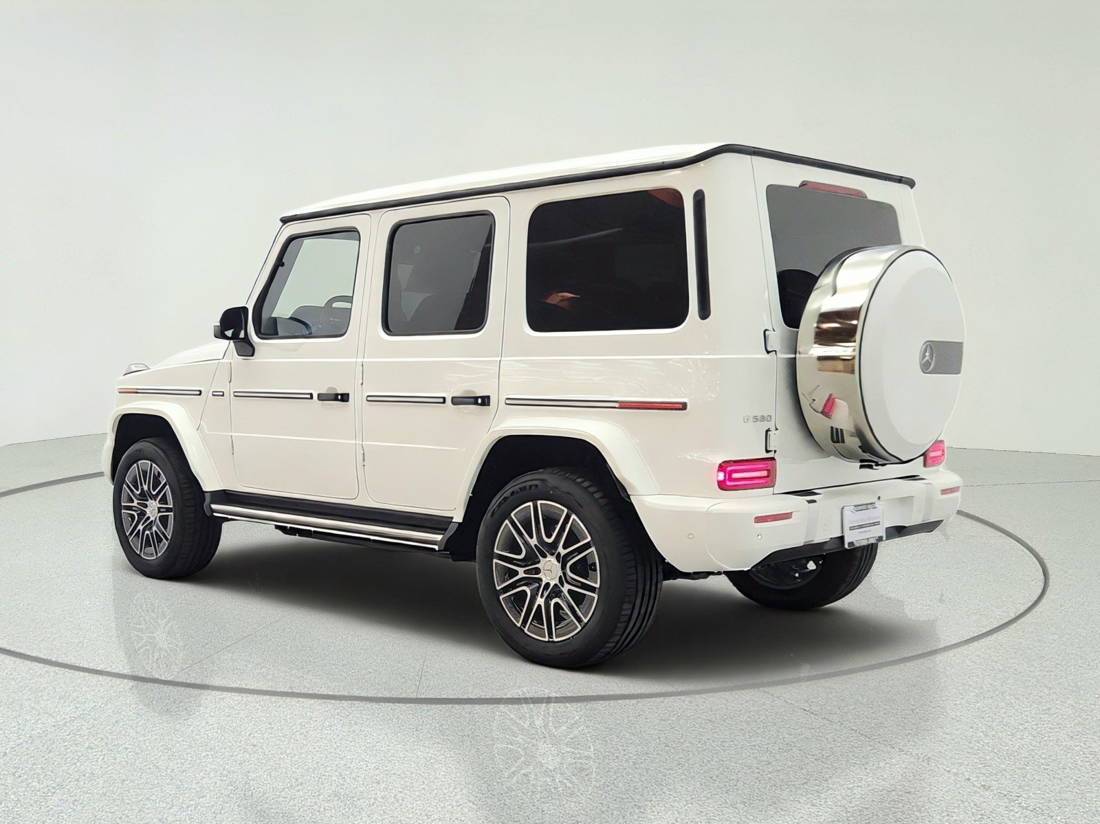 New 2027 POLAR WHITE Mercedes-Benz G 580e SUV image 7