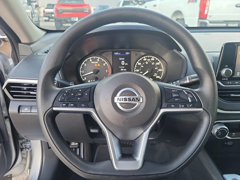Used 2022 Silver Nissan 2.5 S image 21