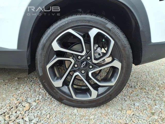 Used 2025 Summit White Chevrolet 2RS image 37
