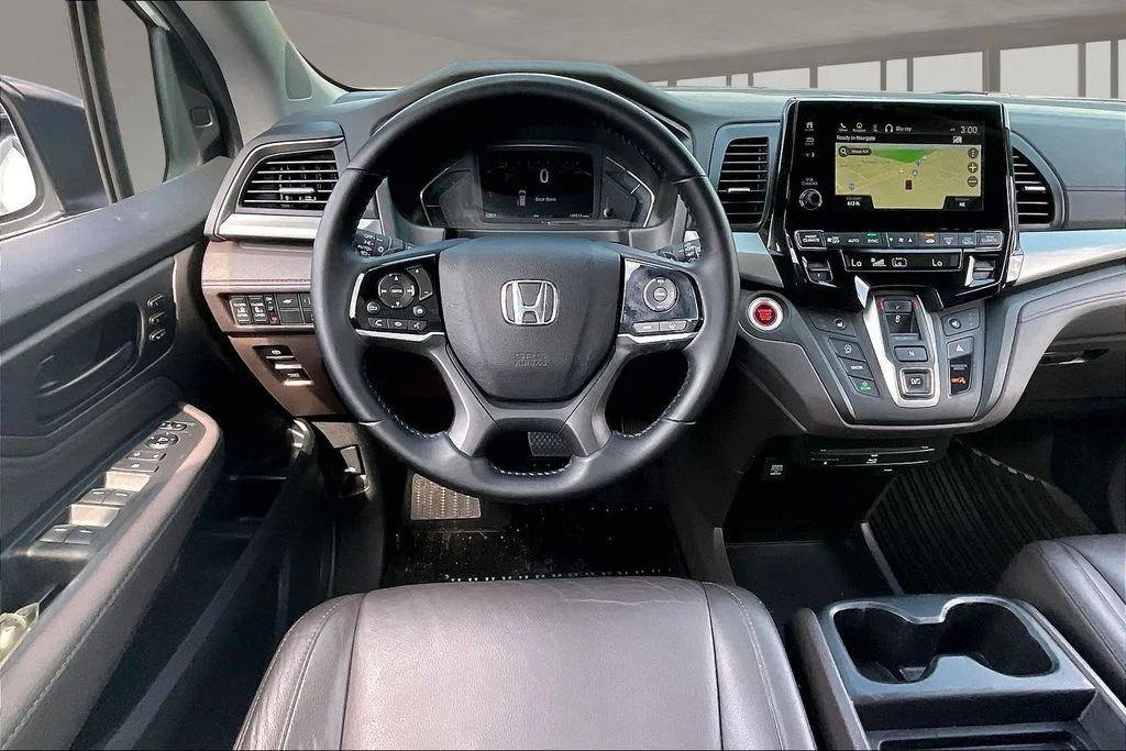 Used 2019 White Honda Touring image 8