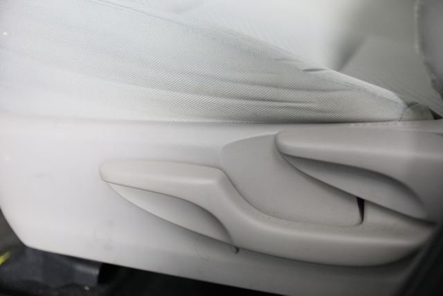 2019 Toyota Highlander LE - Photo 17