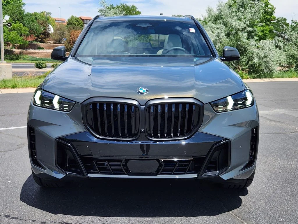 New 2026 Dravit Grey Metallic BMW xDrive40i image 6