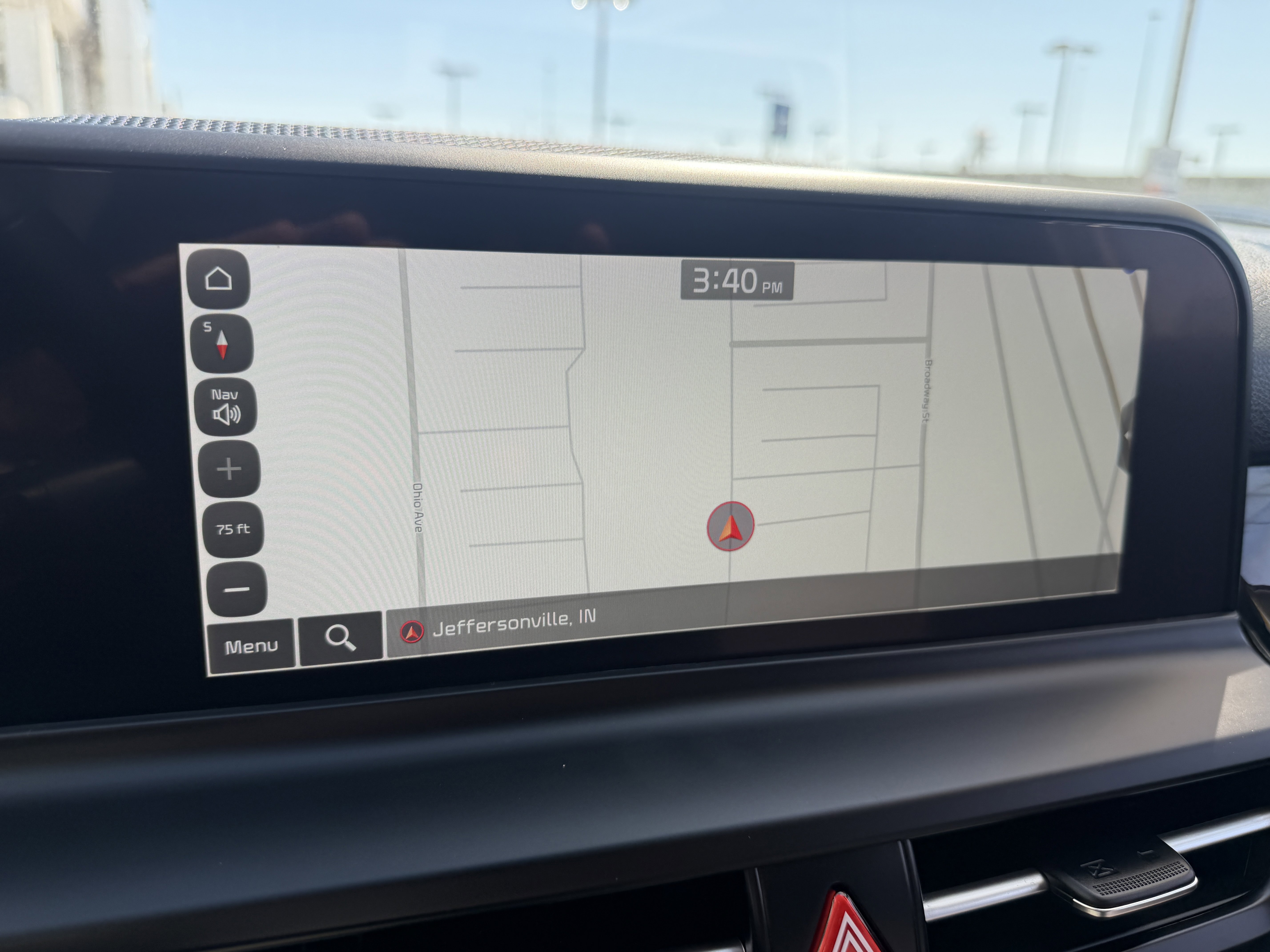 Used 2024 Snow White Pearl Kia S image 40
