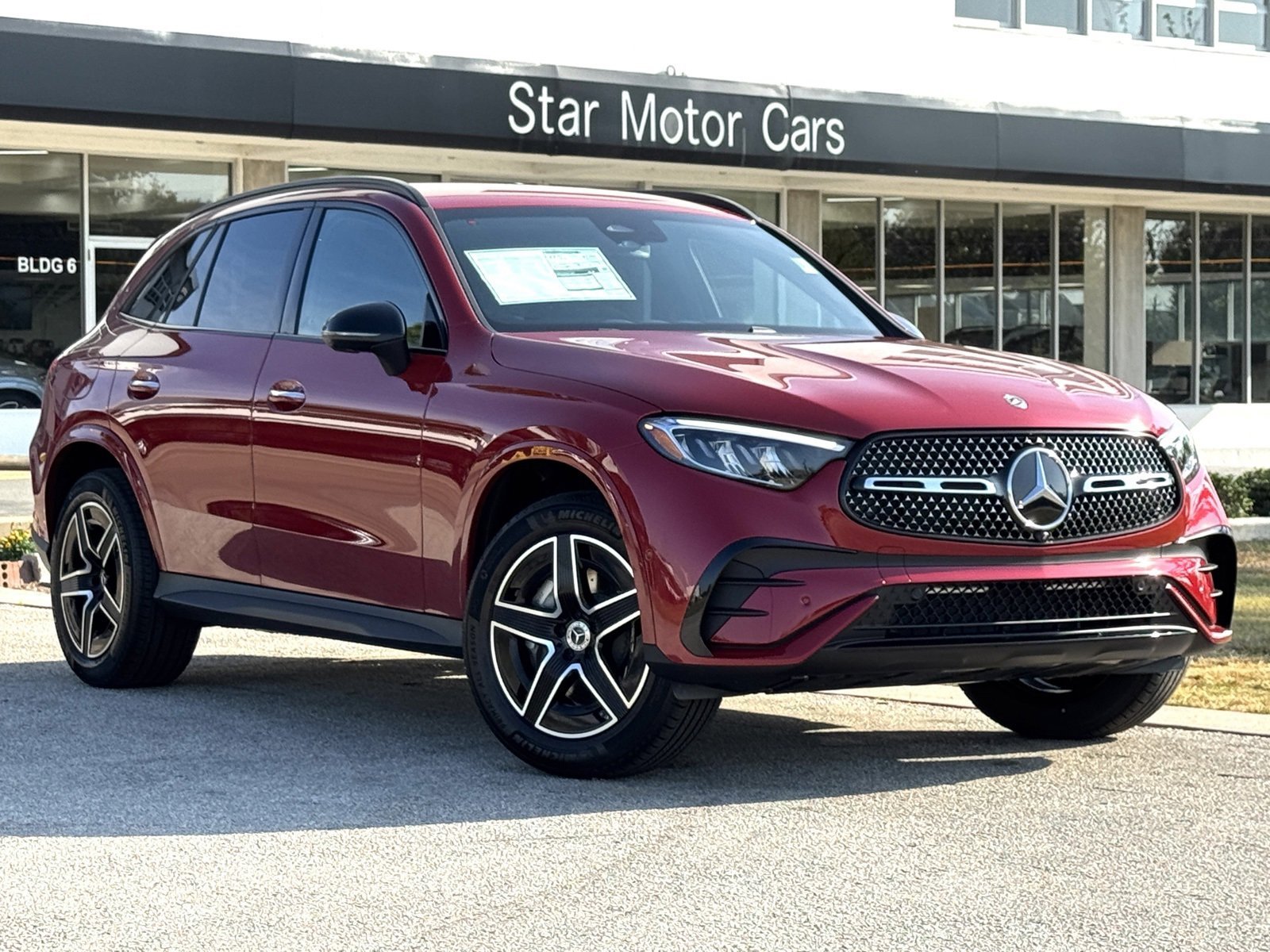 New 2026 MANUFAKTUR Patagonia Red Metallic Mercedes-Benz GLC 300 image 25