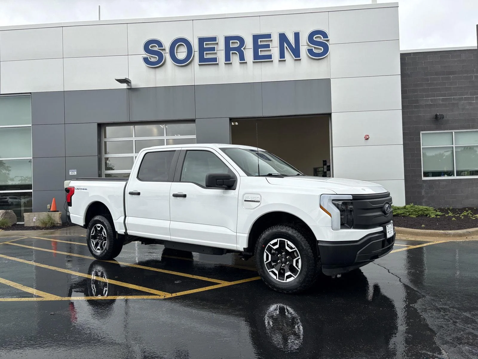 2022 Ford F-150 Lightning Pro