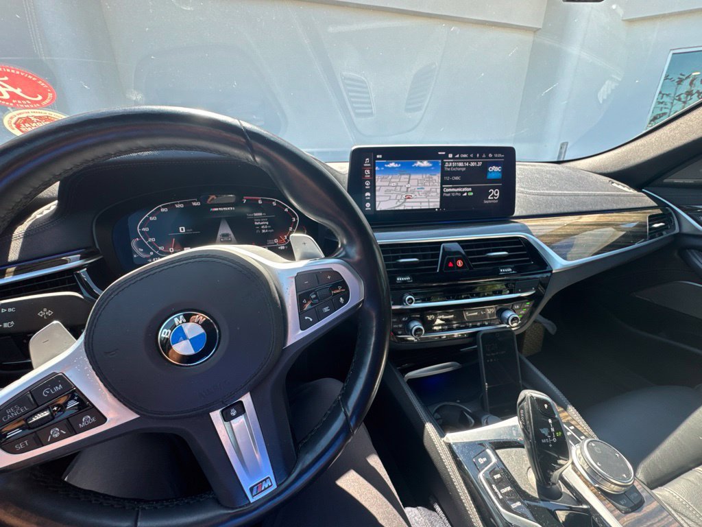 Used 2021 Gray BMW M550i xDrive image 9