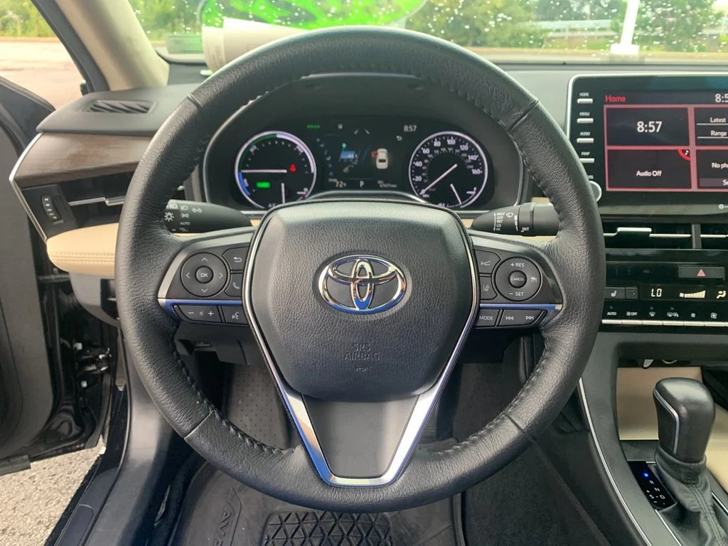Used 2022 Black Toyota XLE Plus image 26