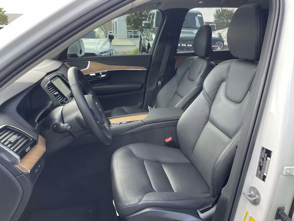 Used 2025 Crystal White Metallic Volvo Plus image 8