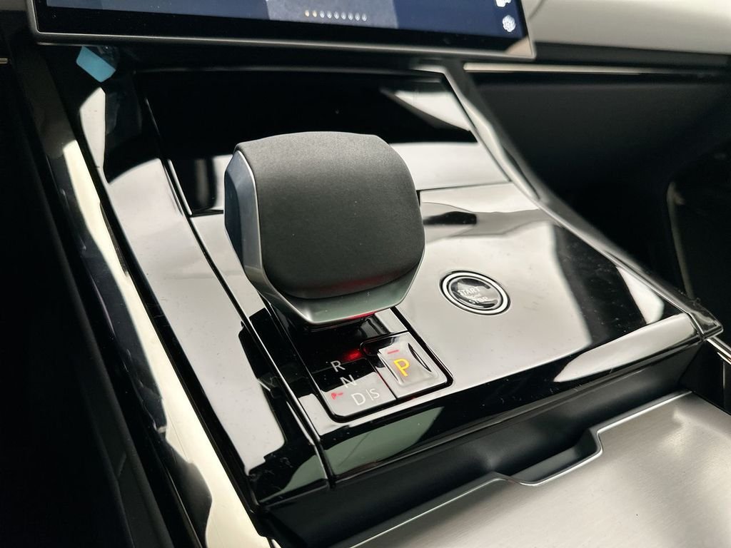 New 2026 Borasco Grey LAND ROVER SE image 20