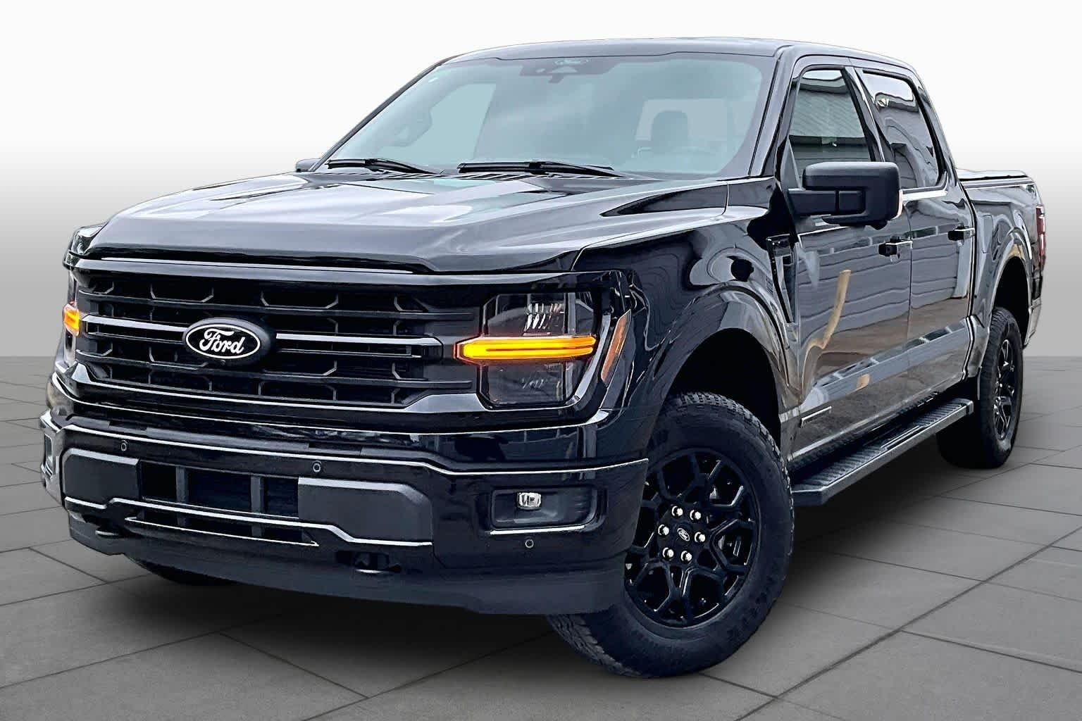 Used 2025 Agate Black Metallic Ford XLT image 35