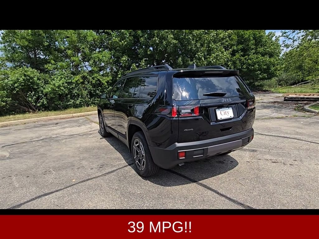 New 2026 Diamond Black Crystal Pearlcoat Jeep Laredo image 6