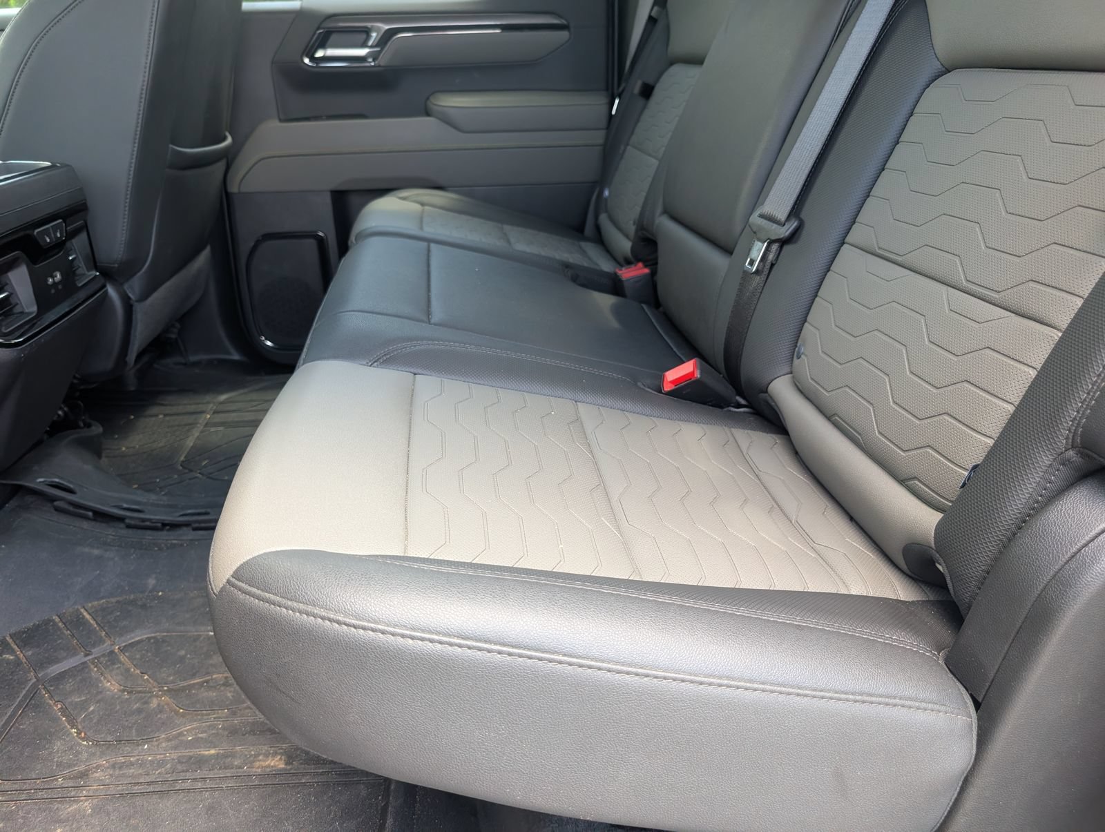 Used 2026 White Sands Chevrolet ZR2 image 9