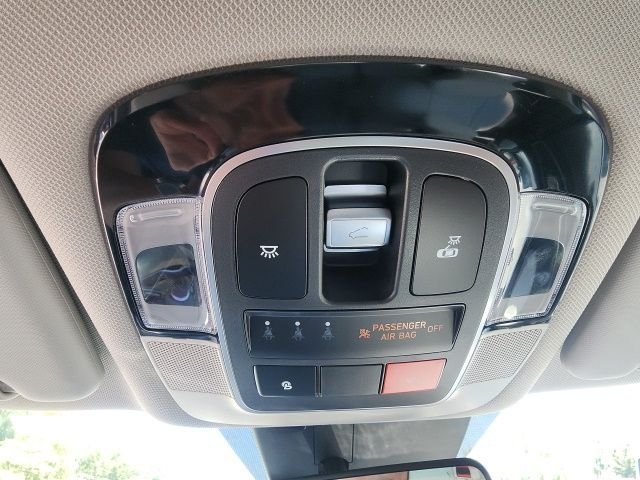 Used 2024 Silver Hyundai SEL image 28