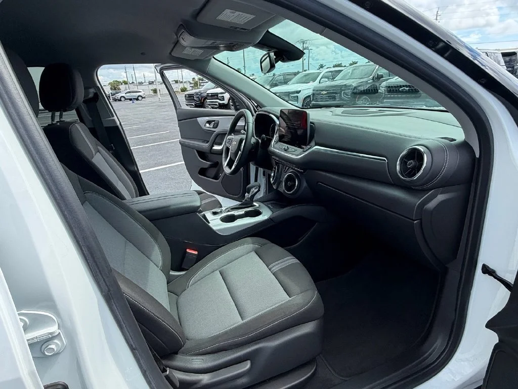 Certified Used 2023 SUMMIT WHITE Chevrolet LT image 18