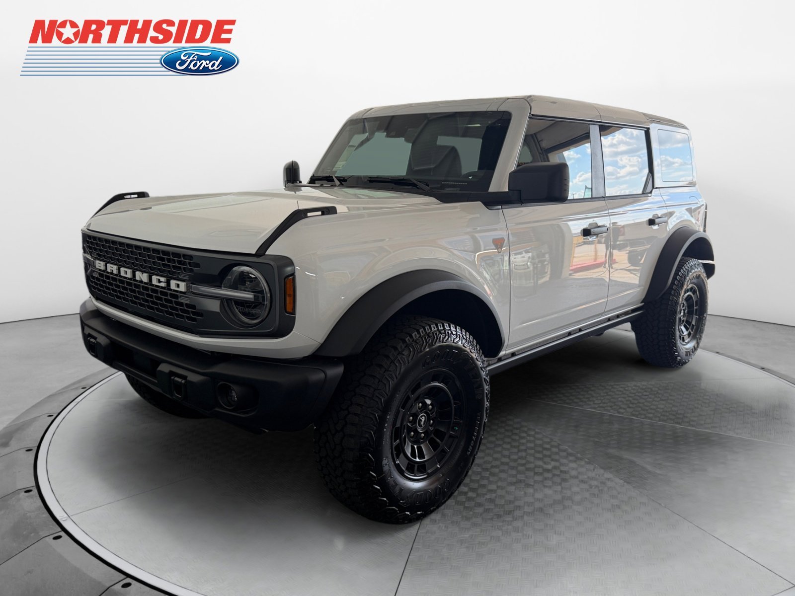 New 2026 Oxford White Ford Badlands image 3