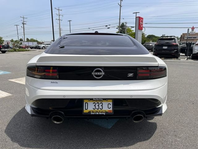 New 2026 Pearl White TriCoat / Super Black Two-tone Nissan Performance image 4