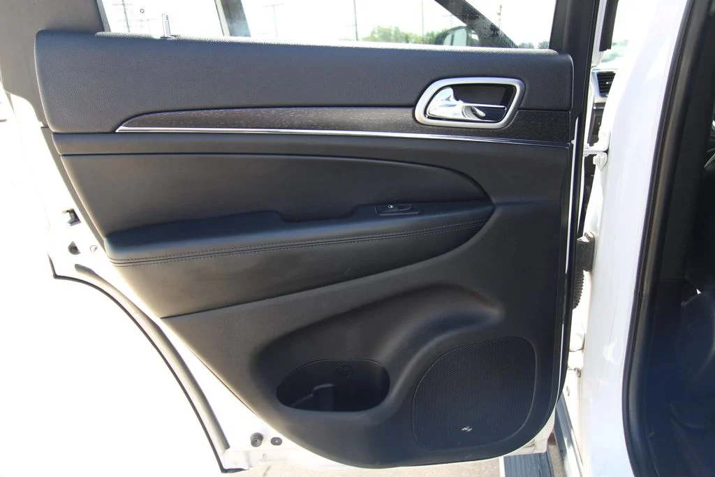 Used 2018 White Jeep Limited image 40
