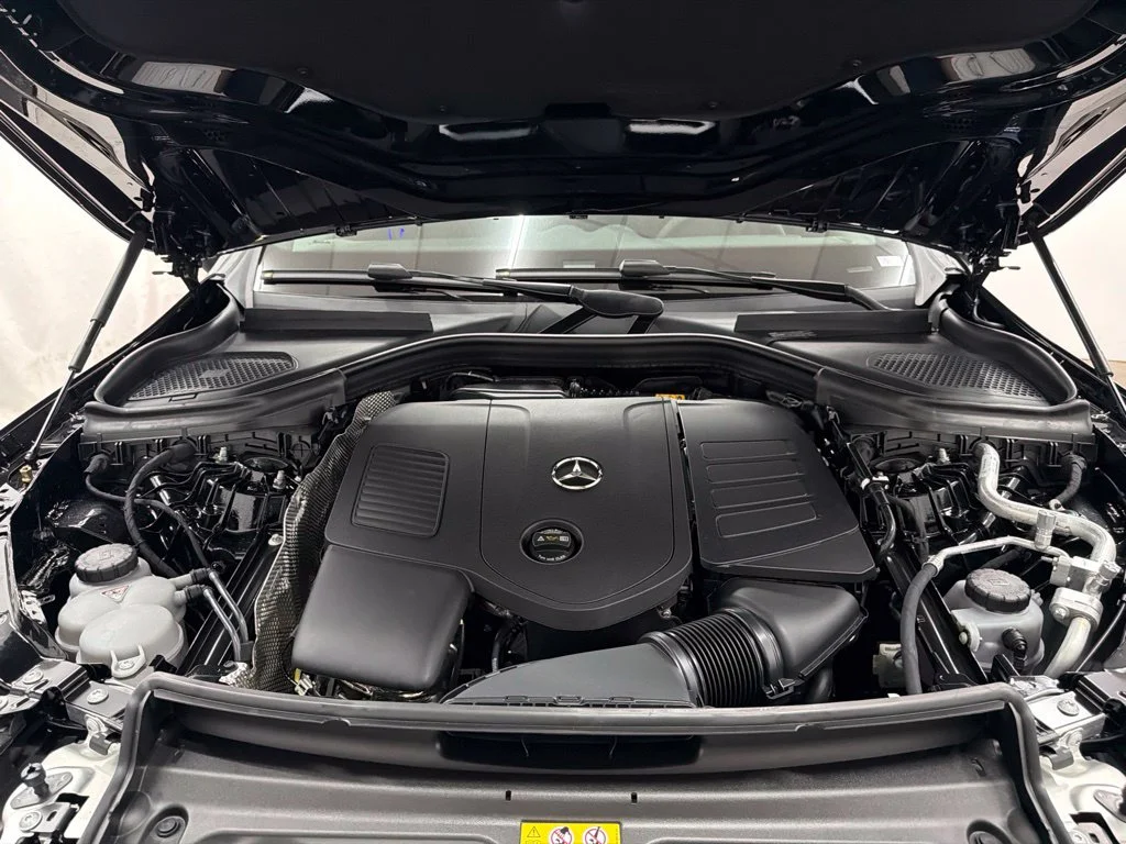 New 2027 Black Mercedes-Benz GLC 300 image 30