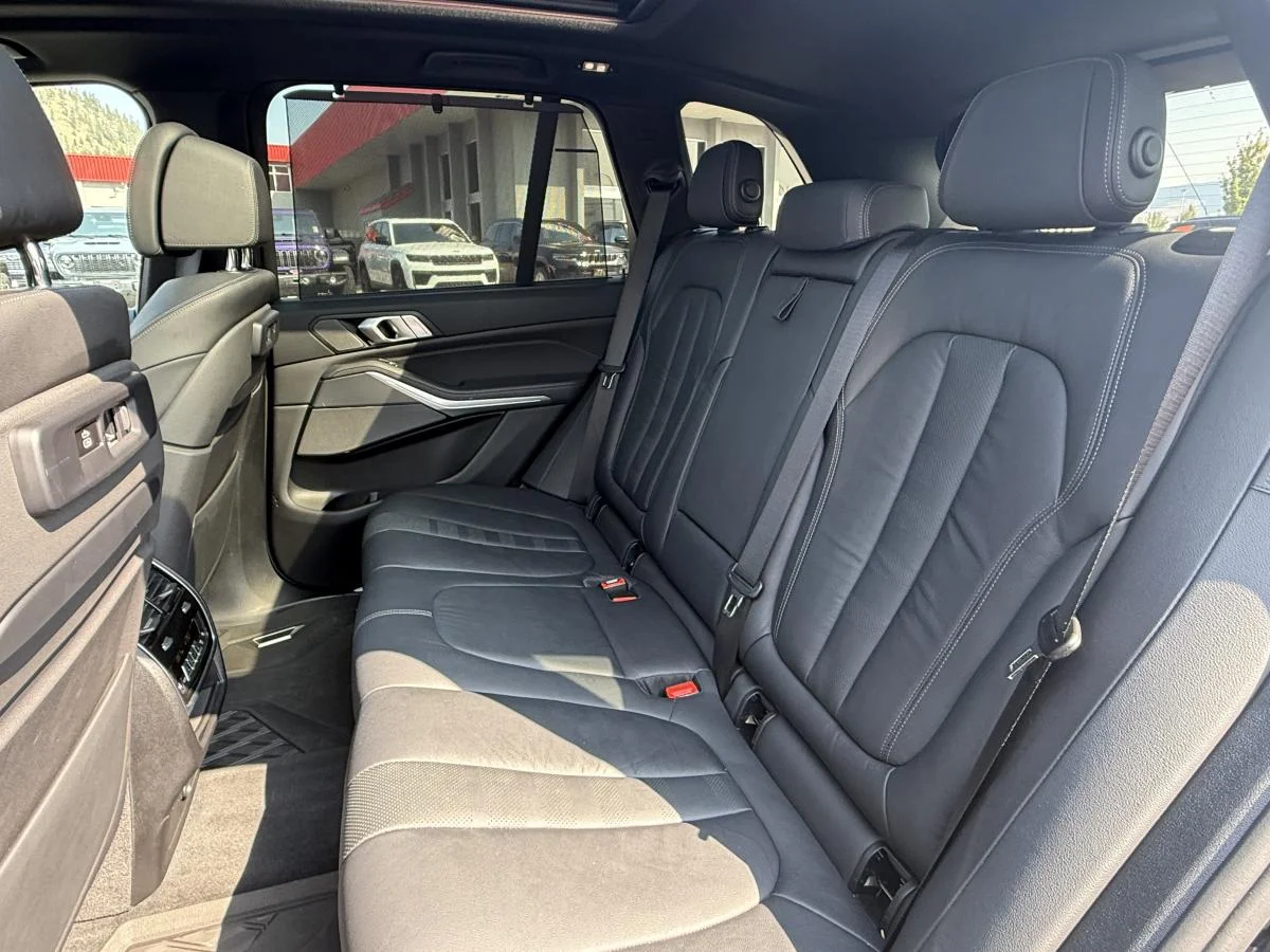 Used 2019 Black BMW xDrive50i Sports Activity Vehicle image 20