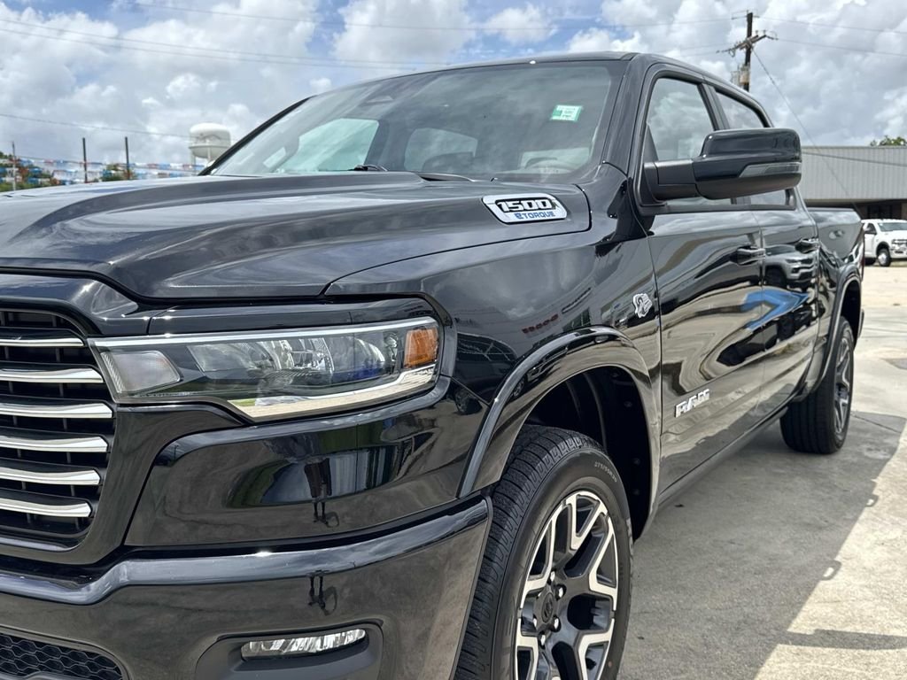 New 2026 Diamond Black Crystal Pearl-Coat Exterior Paint RAM Laramie image 7