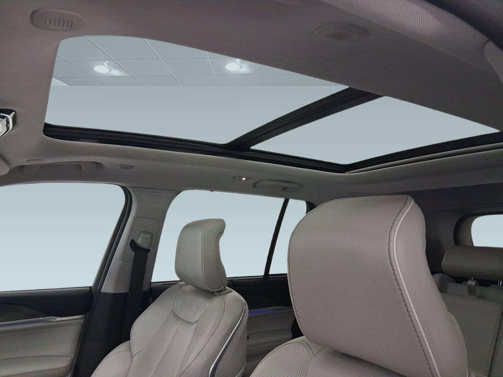 2023 Jeep Grand Cherokee Overland - Photo 14