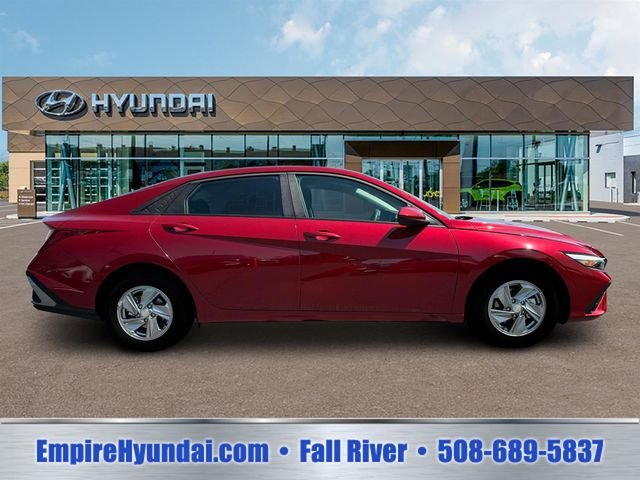 2025 Hyundai Elantra SE - Photo 9