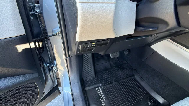 Used 2023 Silver Toyota LE image 30