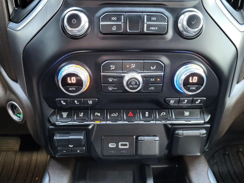 Used 2022 Summit White GMC Denali DRW image 15