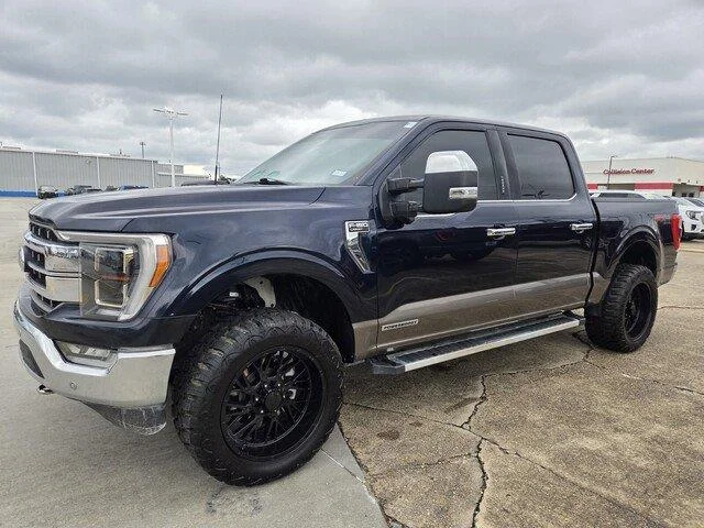 Used 2022 Antimatter Blue Metallic Ford LARIAT image 9