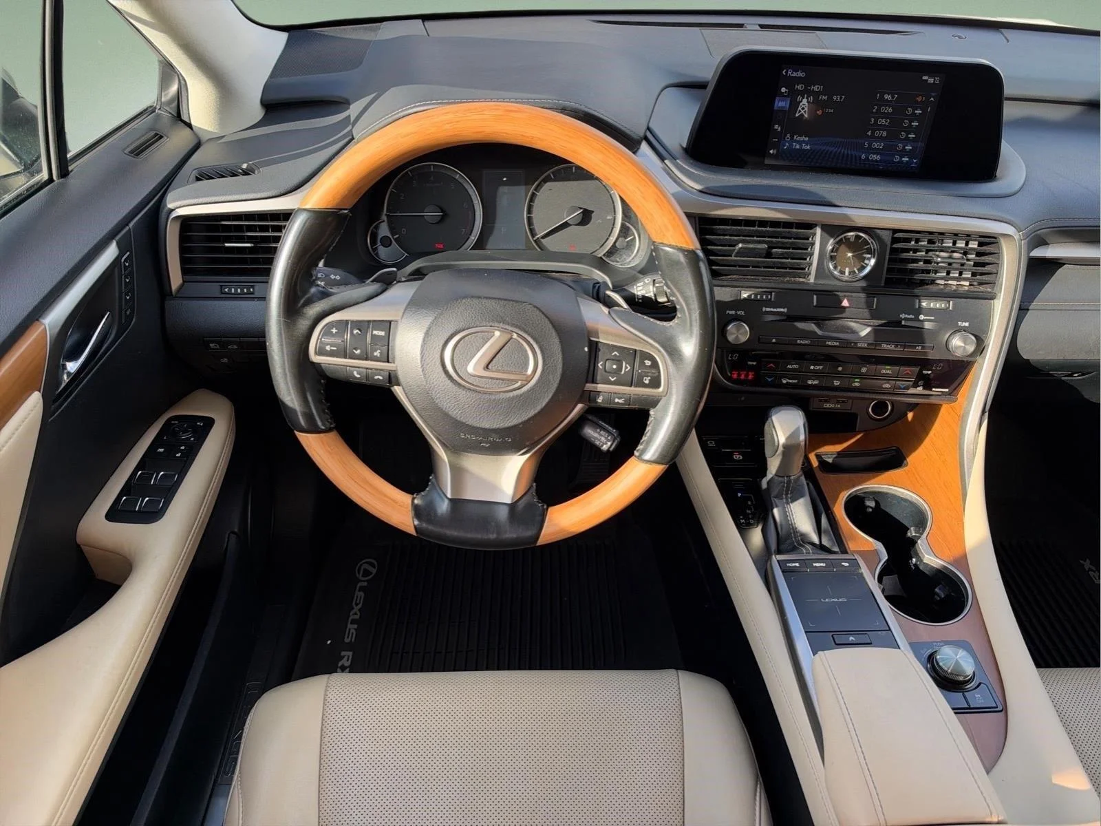 Used 2021 Moonbeam Beige Metallic Lexus RX 350 image 16