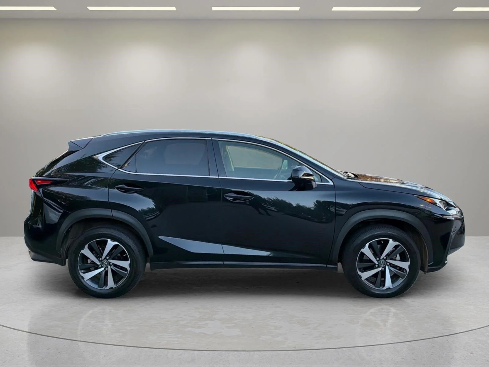 Used 2021  LEXUS  image 8