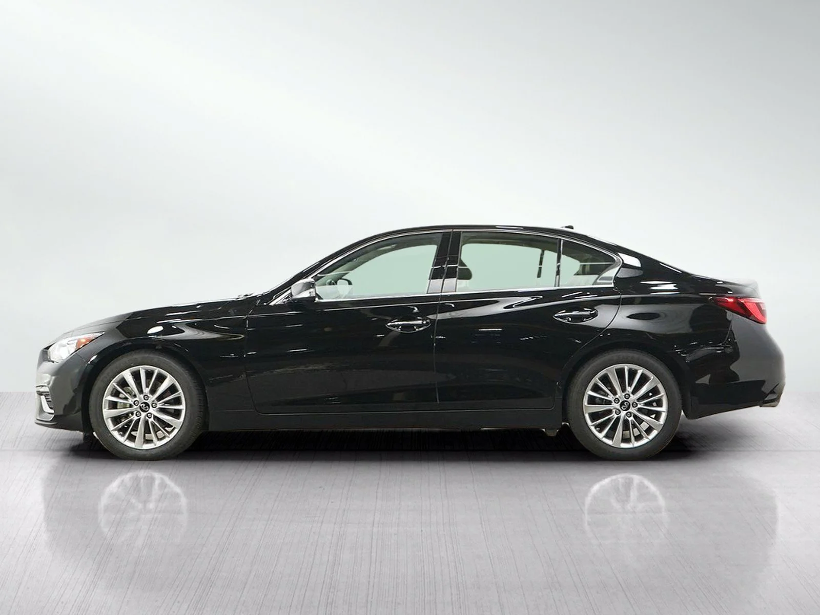 Used 2021 Black Obsidian INFINITI 3.0t LUXE image 2