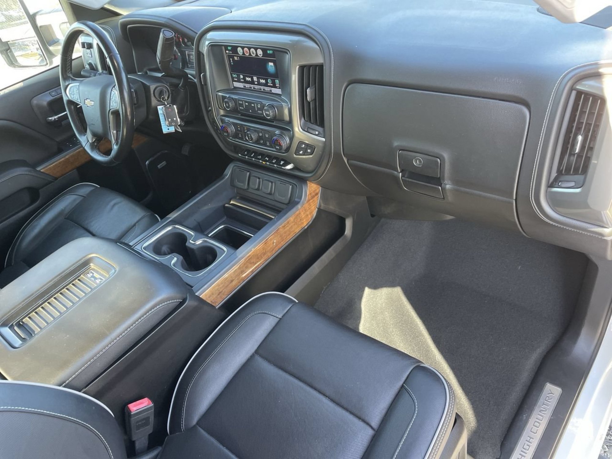 Used 2019 Summit White Chevrolet High Country image 12