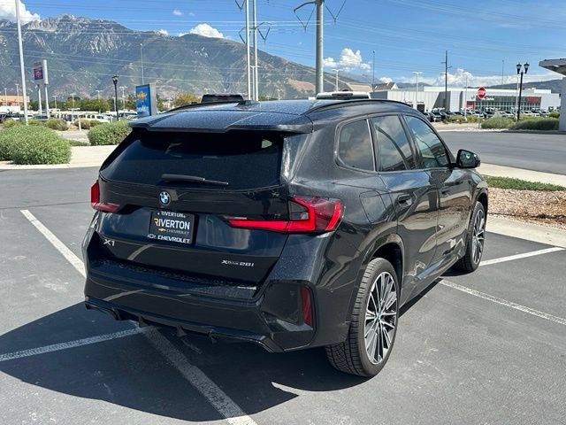 Used 2023 Black BMW xDrive28i image 6