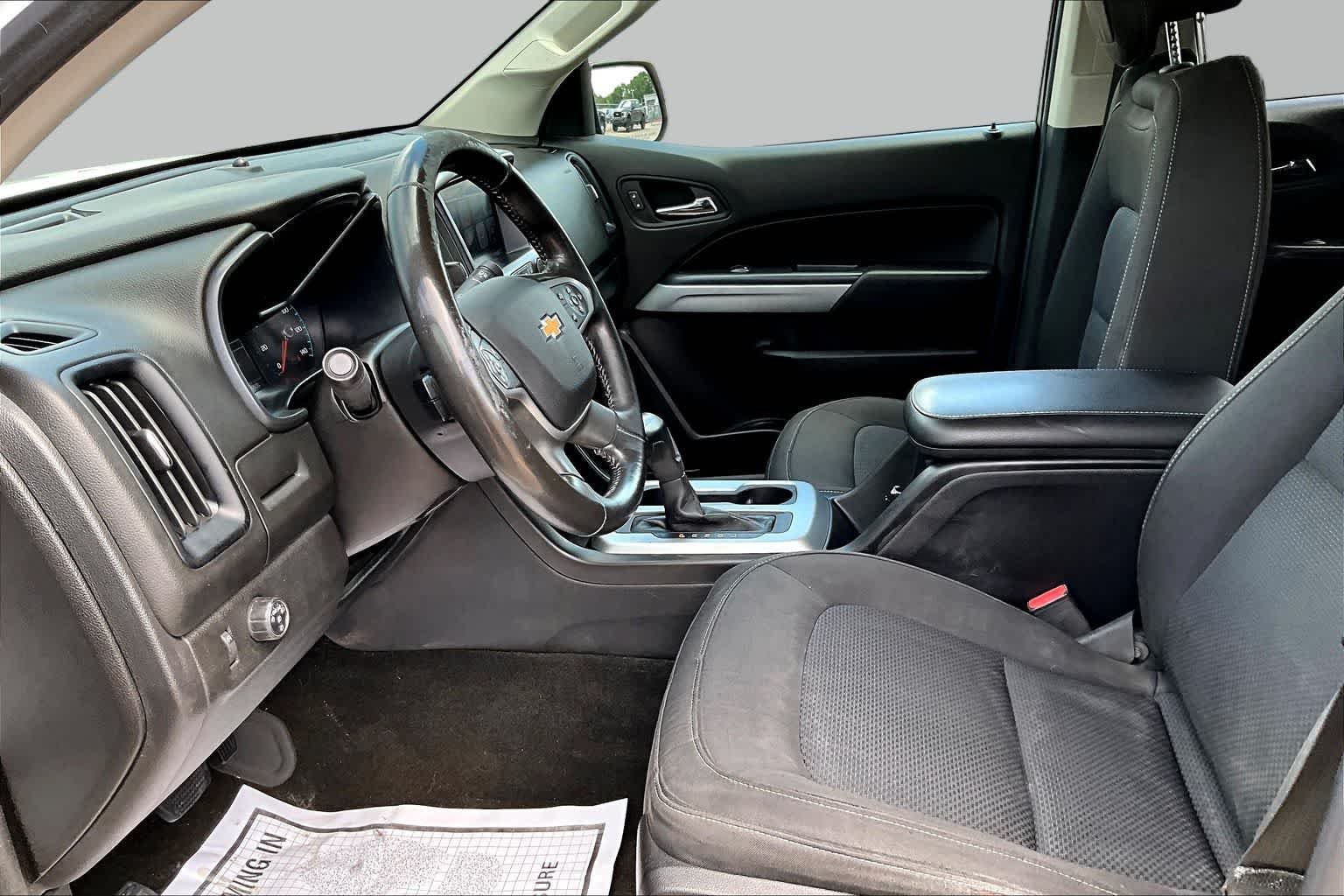 Used 2018 Summit White Chevrolet 2WD LT image 10