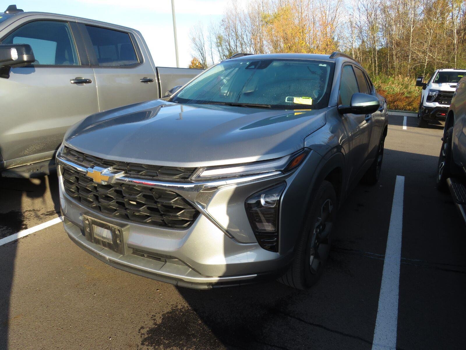 Used 2025 Sterling Gray Metallic Chevrolet LT image 6