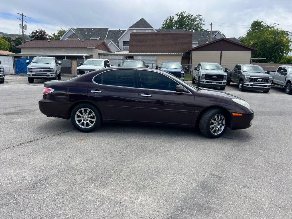 Used 2002  Lexus 300 image 4