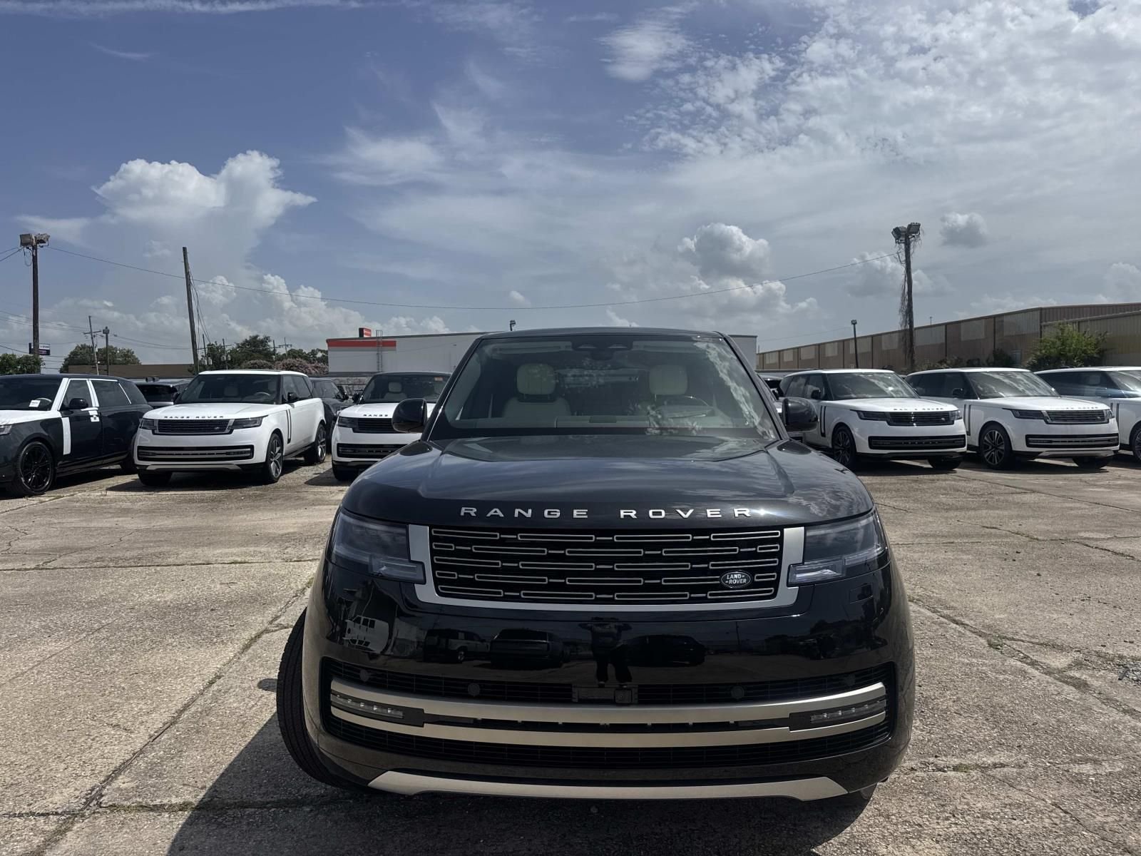 New 2026 Santorini Black Land Rover SE image 16