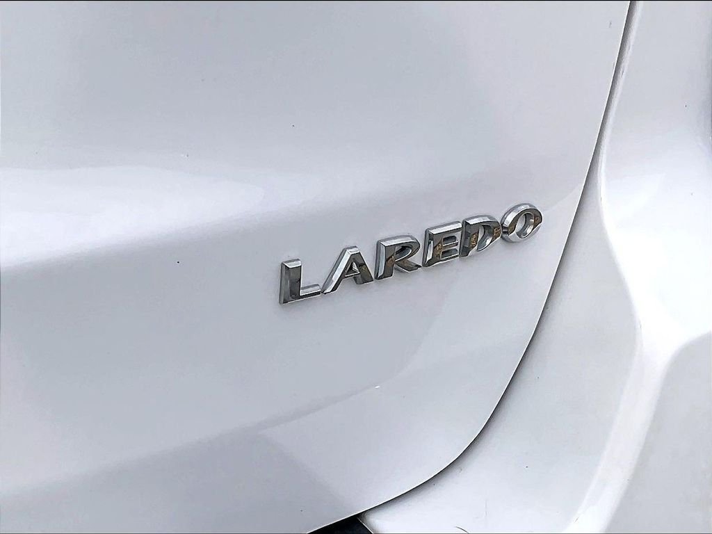 Used 2014 White/off-white Jeep Laredo image 28