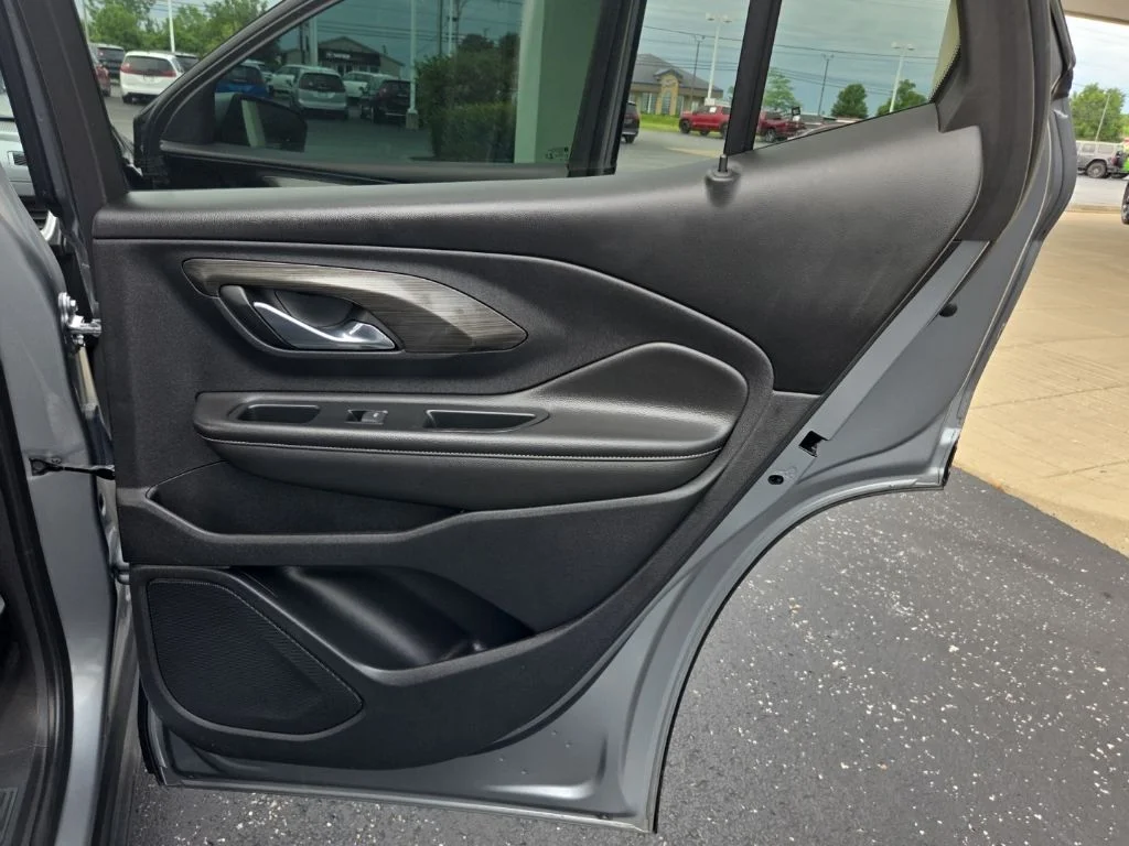 2023 GMC Terrain SLT - Photo 24
