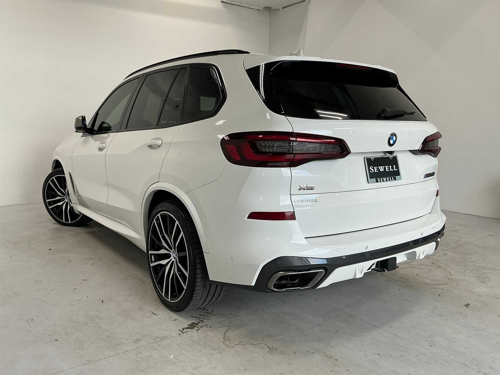 Used 2021 Alpine White BMW M50i image 7