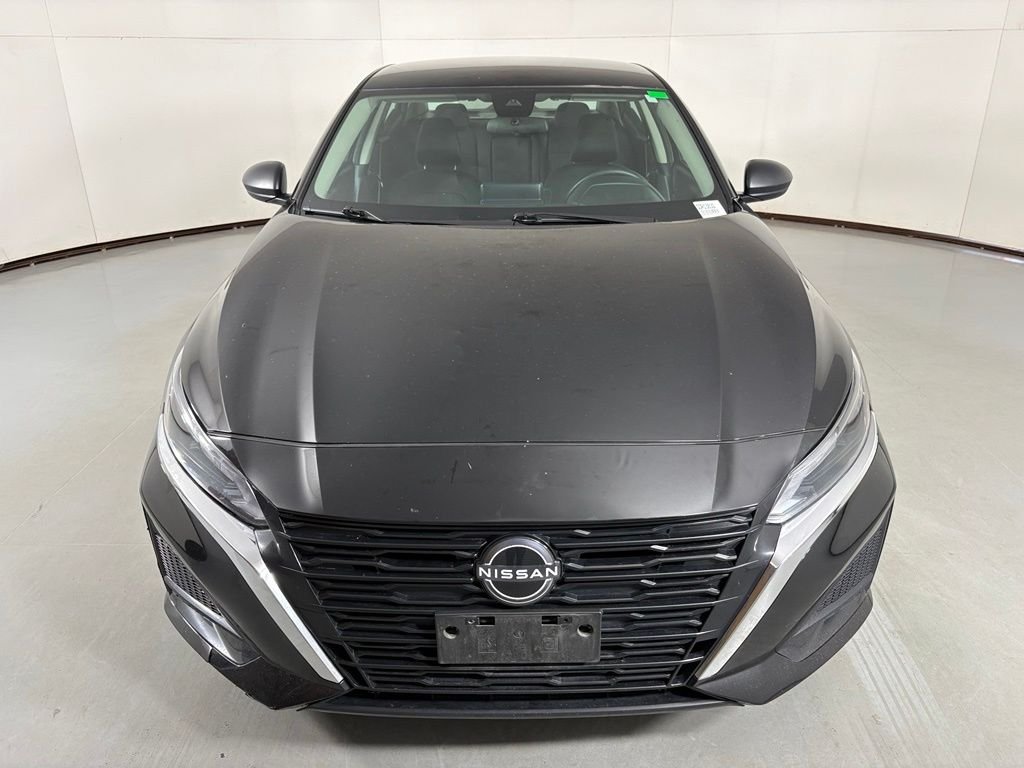 Used 2024 Black Nissan 2.5 SV image 3