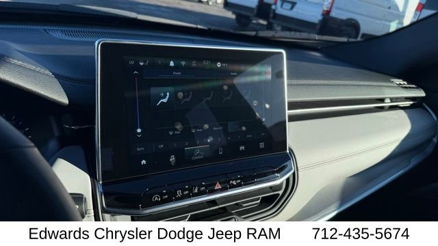 New 2026 Diamond Black Crystal Pearlcoat Jeep Limited image 27