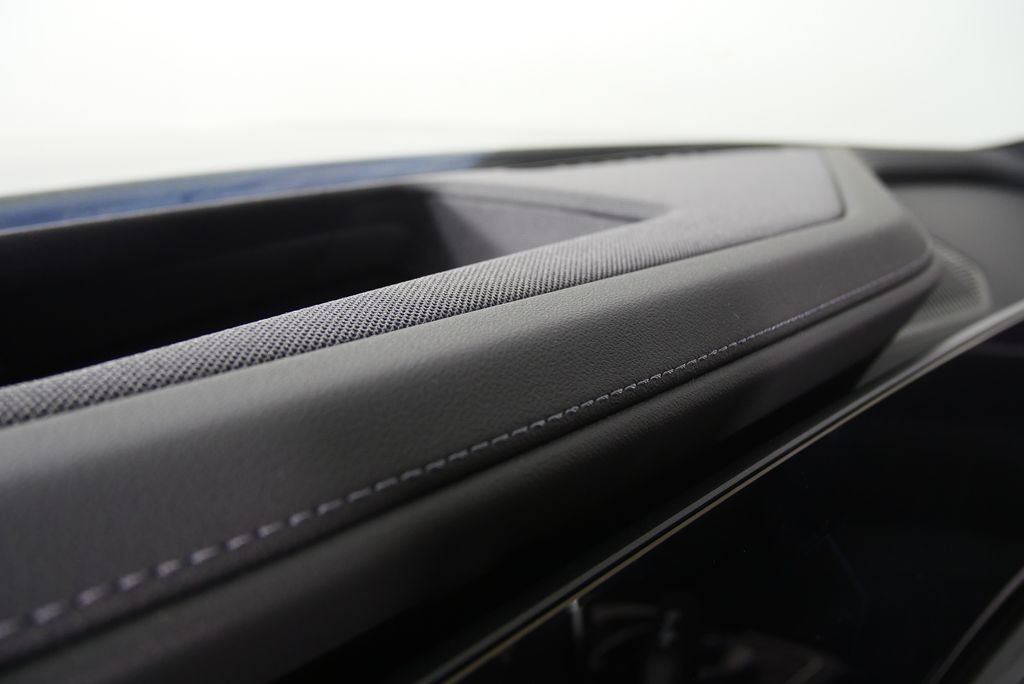 2026 BMW 7 Series 750e - Photo 20