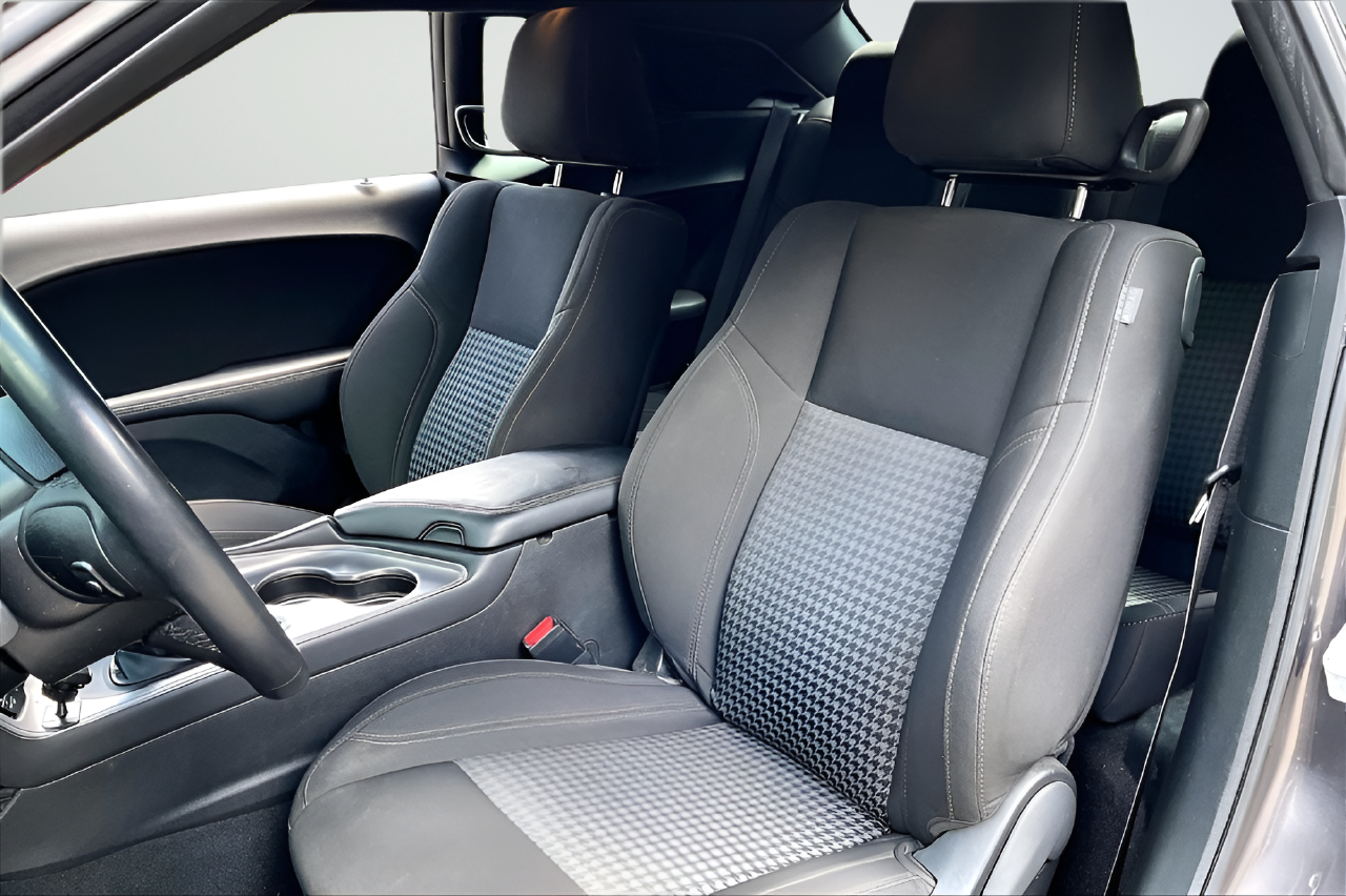 Used 2023 Gray Dodge SXT image 17