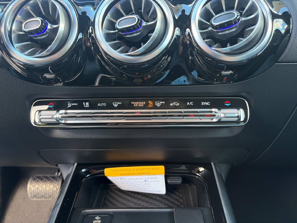 New 2026 Polar White Mercedes-Benz GLA 250 image 18