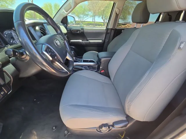 Used 2019 White Toyota SR5 image 12