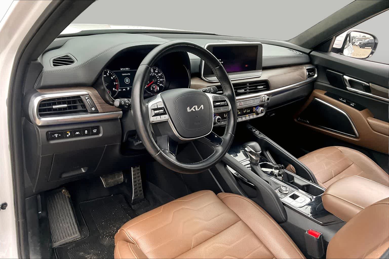 Used 2022 Glacial White Pearl Kia SX image 18